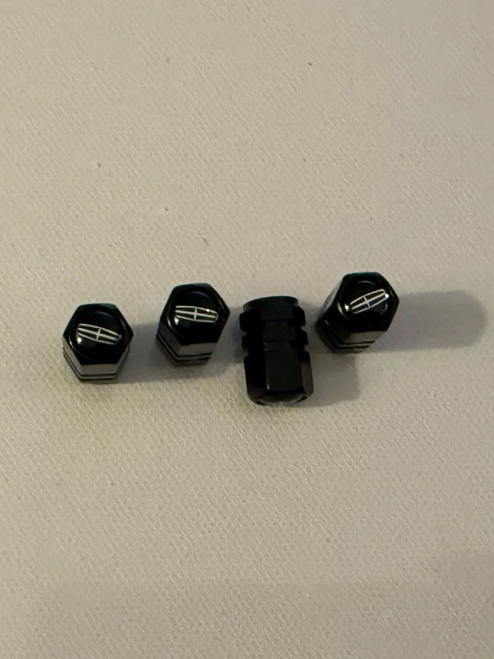 Lincoln Valve Stem Caps in Black Set of 4 NWT